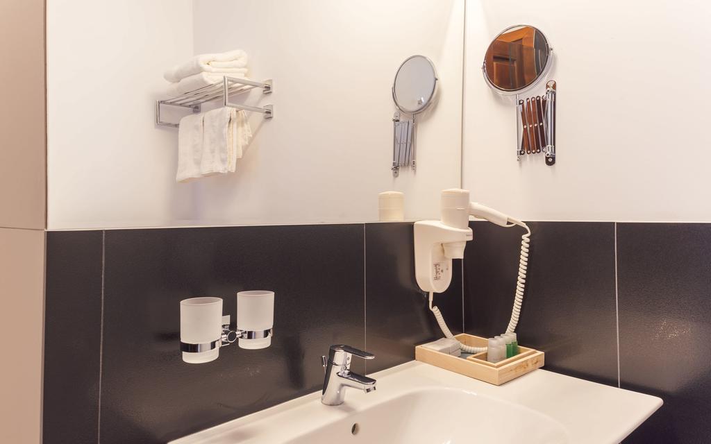 Antler Boutique Hotel Brassó Kültér fotó